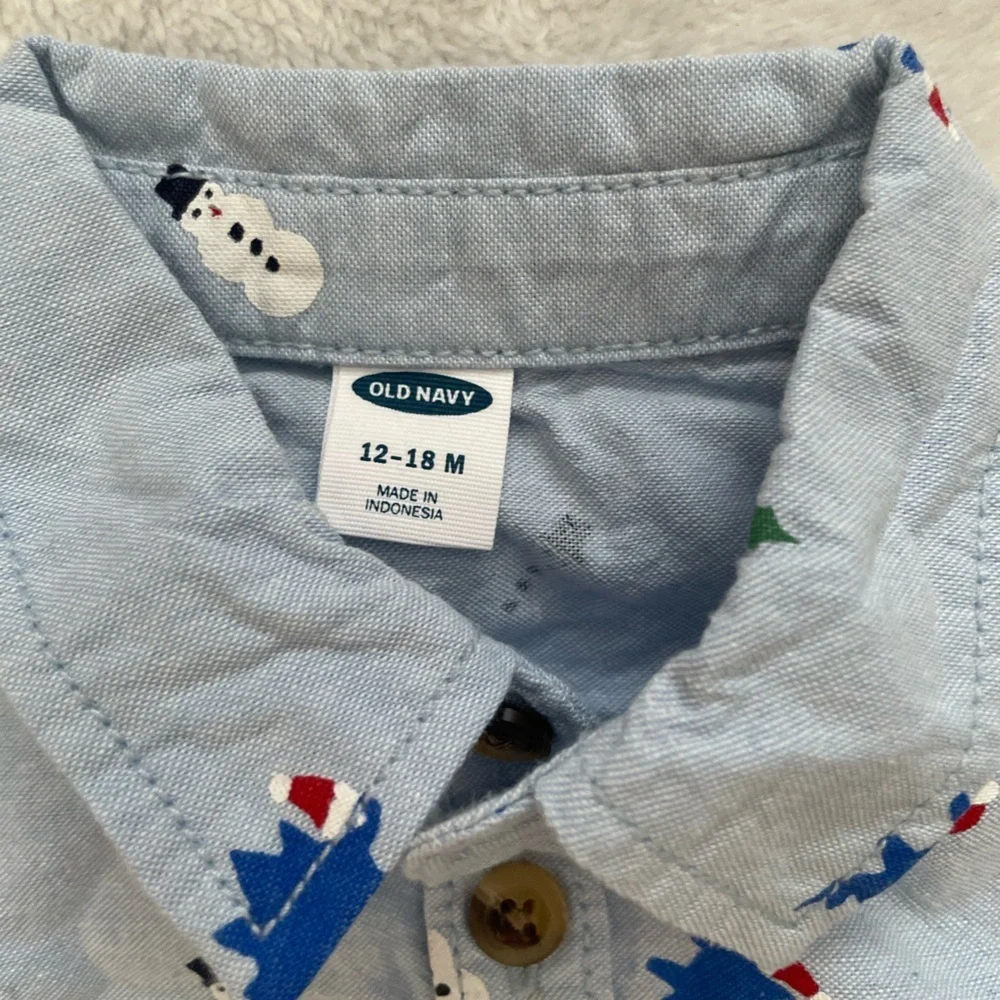 Old Navy Light Blue Holiday Shirt with Snowman Print 12-18 months